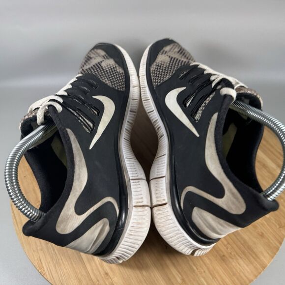 Nike Women's Sz 9 Free Runner 5.0 Sneaker Black Running Shoes - Picture 5 of 8